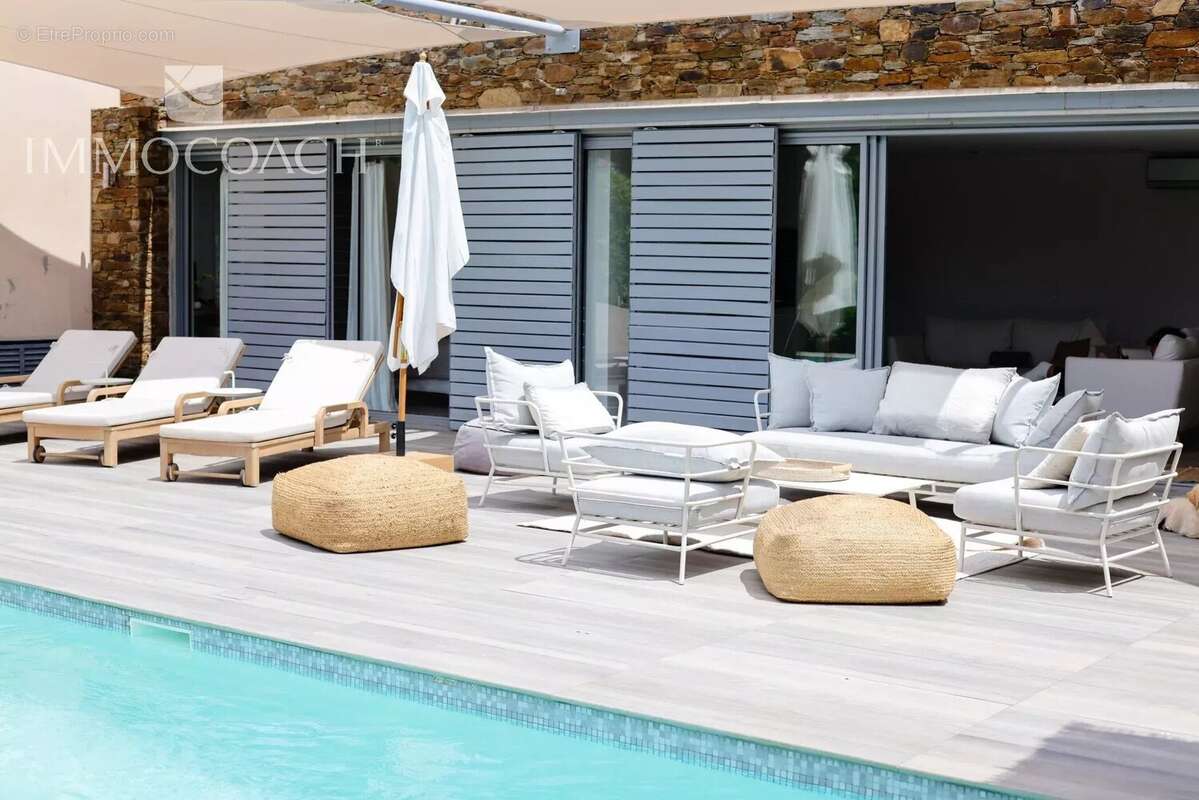 Maison à BORMES-LES-MIMOSAS