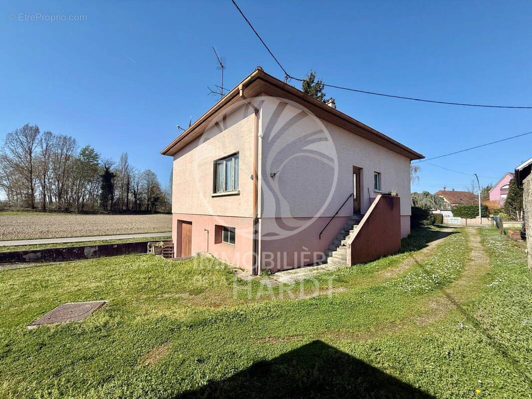 Maison à VILLAGE-NEUF