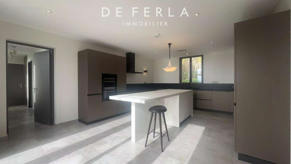 Maison à MAGNY-LE-HONGRE