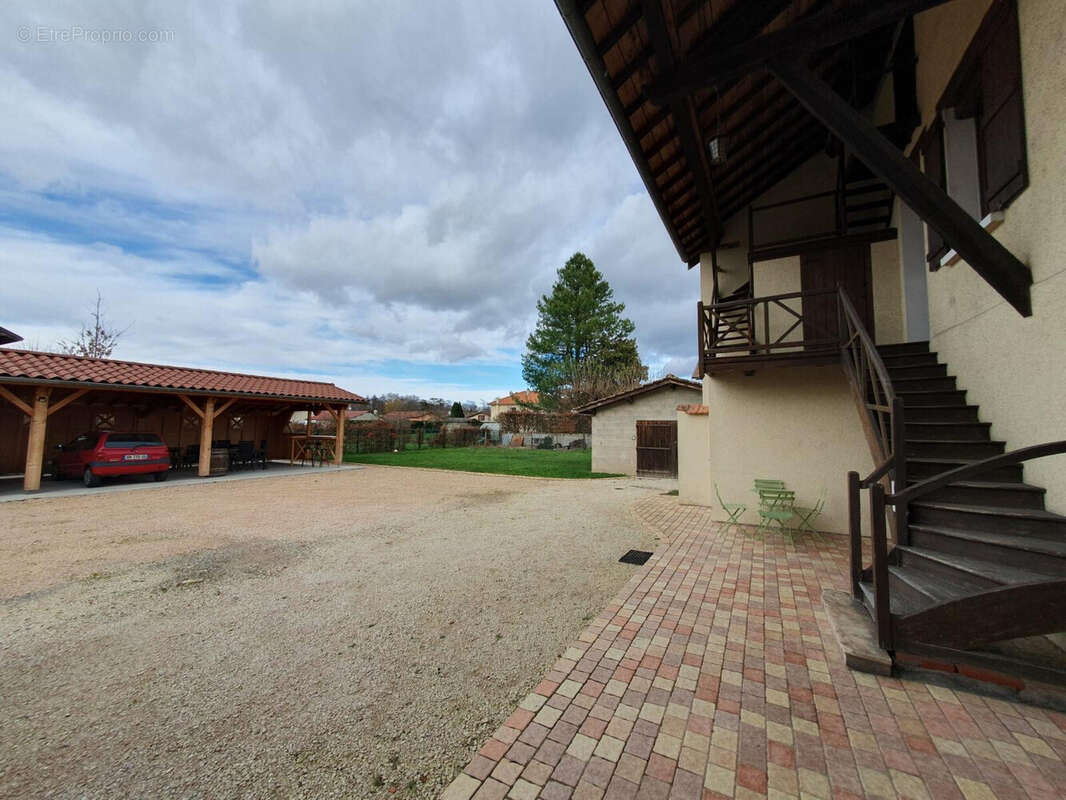 Maison à PONT-DE-VEYLE