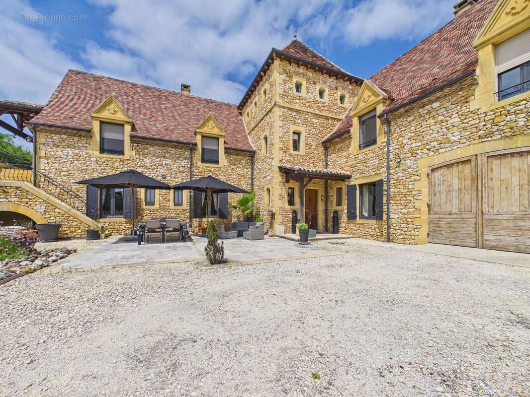Élégante Résidence en Pierre avec Vues Panoramiques et Espaces de Vie Modulables - photo 23