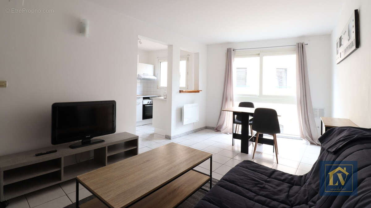 Appartement à PEZILLA-LA-RIVIERE