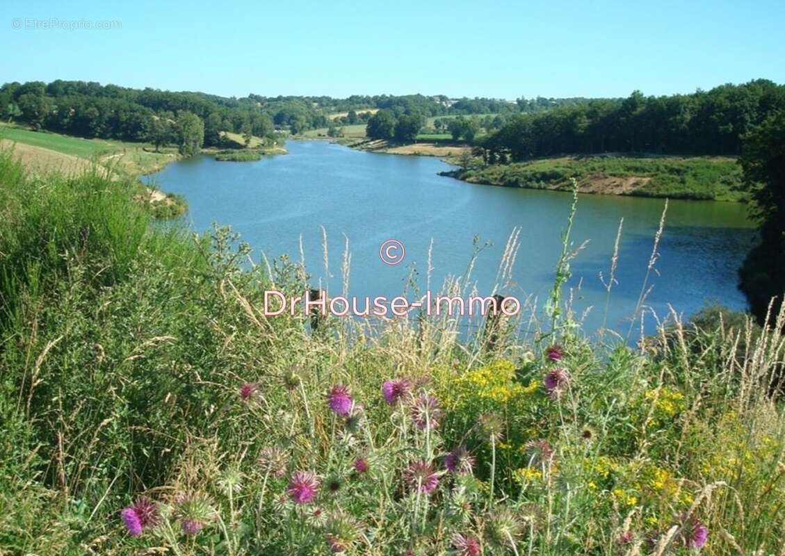 Maison à LUC-LA-PRIMAUBE