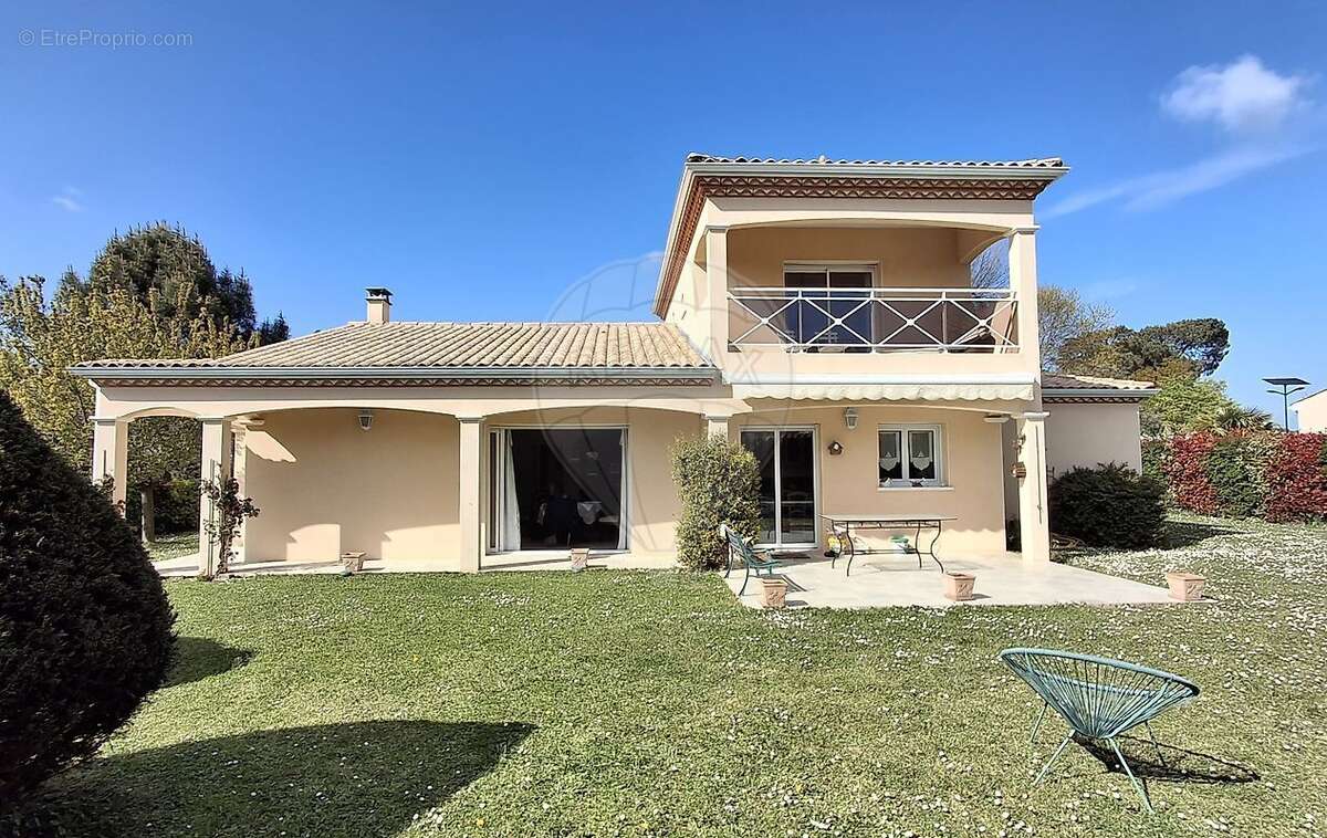 Maison à LES MATHES