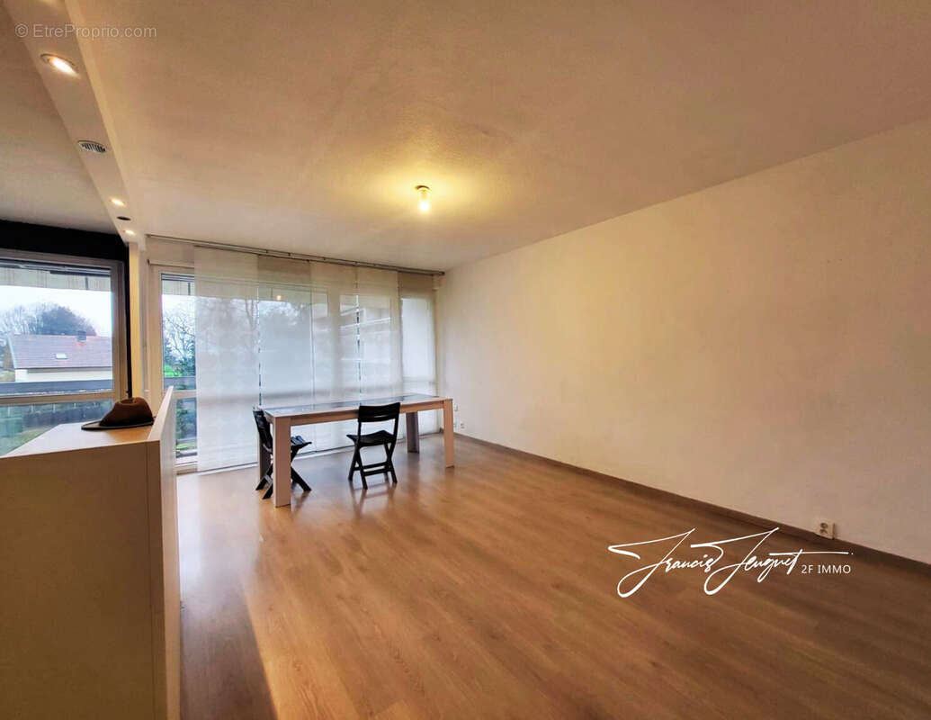 Appartement à SONNAZ