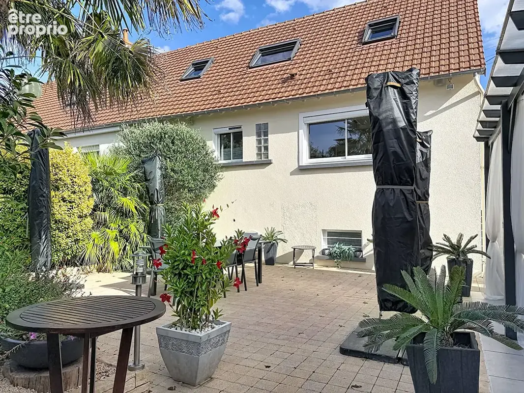 Photo Maison à La Chaussee-Saint-Victor au prix de 244 950€