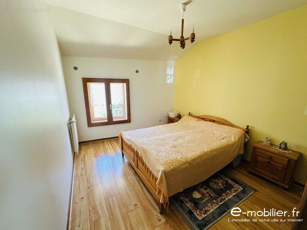 Maison 138 m² à Belmont-De-La-Loire  - photo 9