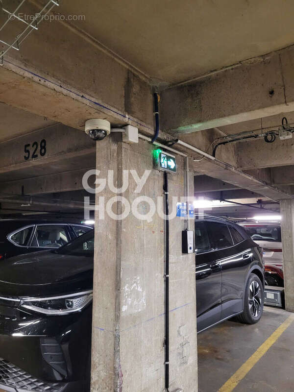 Parking à PARIS-9E