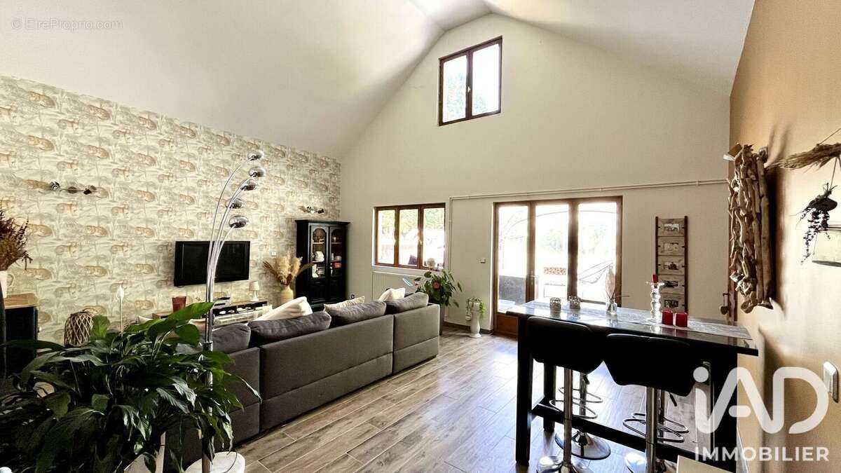 Maison 175 m² à Conty  - photo 4