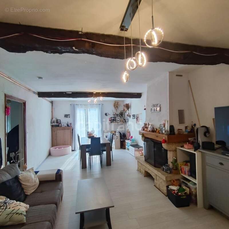 Maison à LES AVENIERES