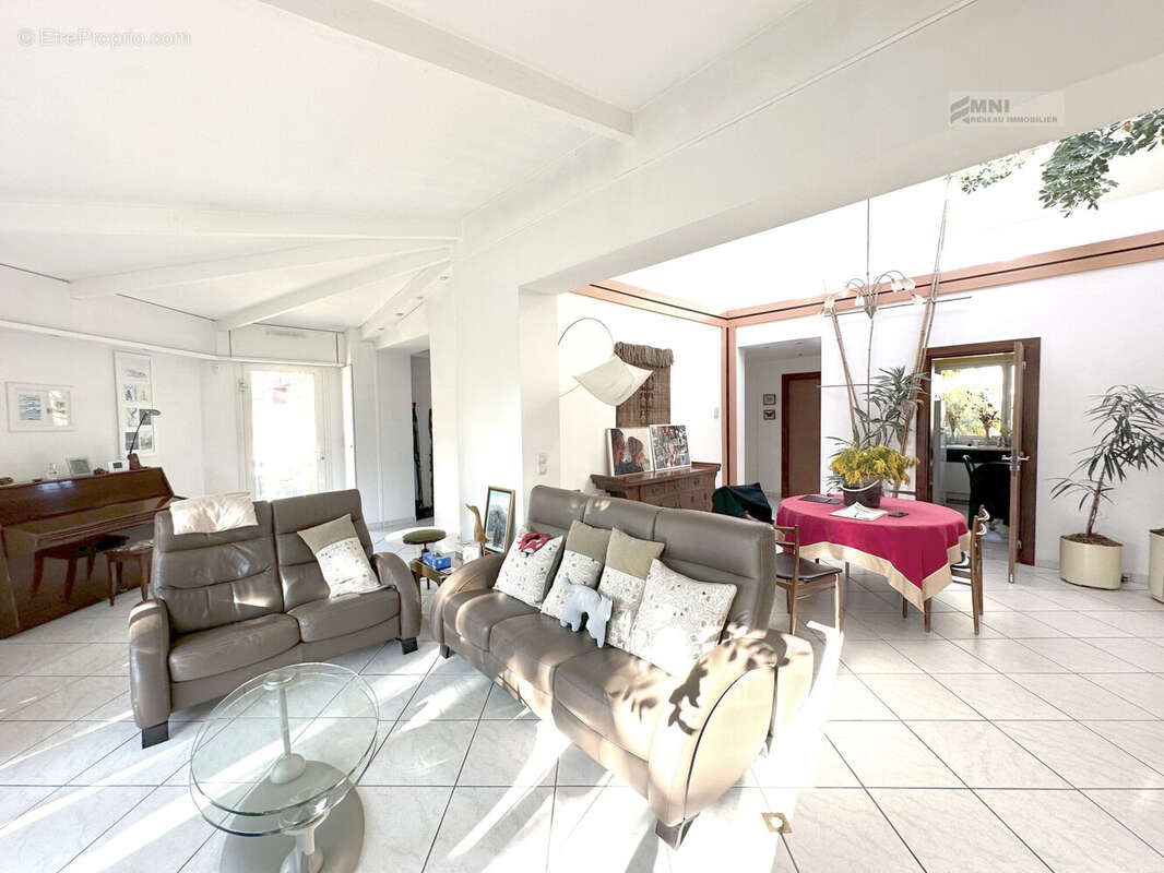 Maison à CHOISY-LE-ROI