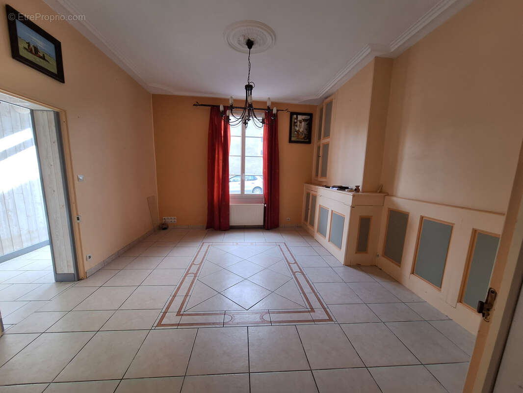 Maison à FONTEVRAUD-L&#039;ABBAYE