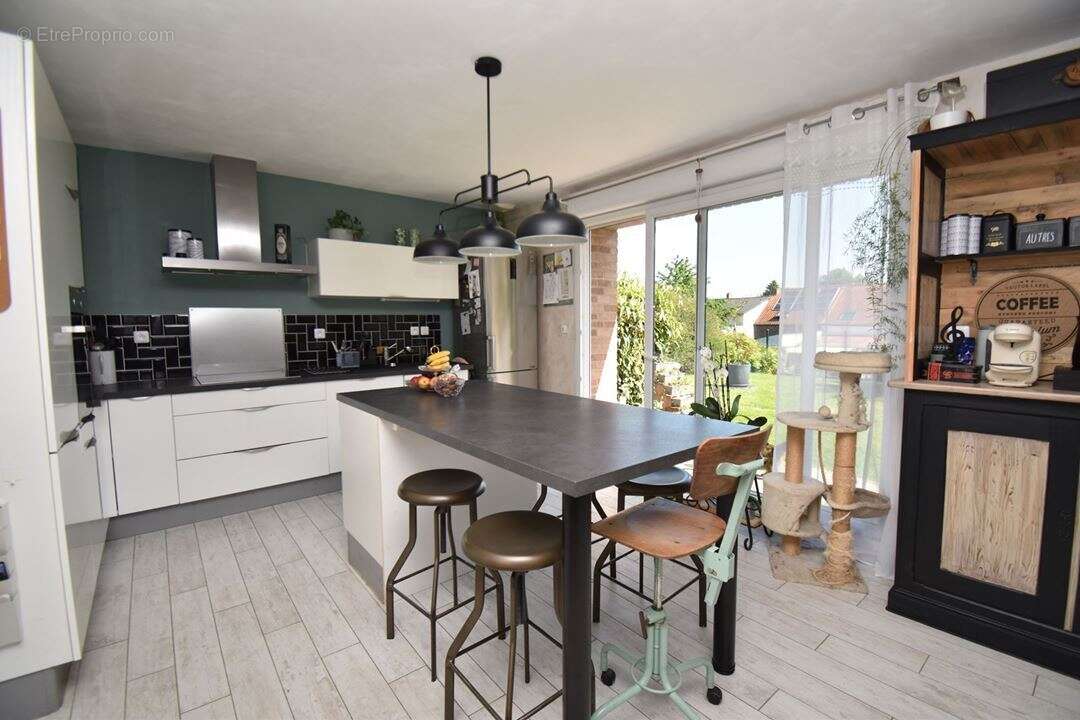 Maison à AVESNES-LES-AUBERT