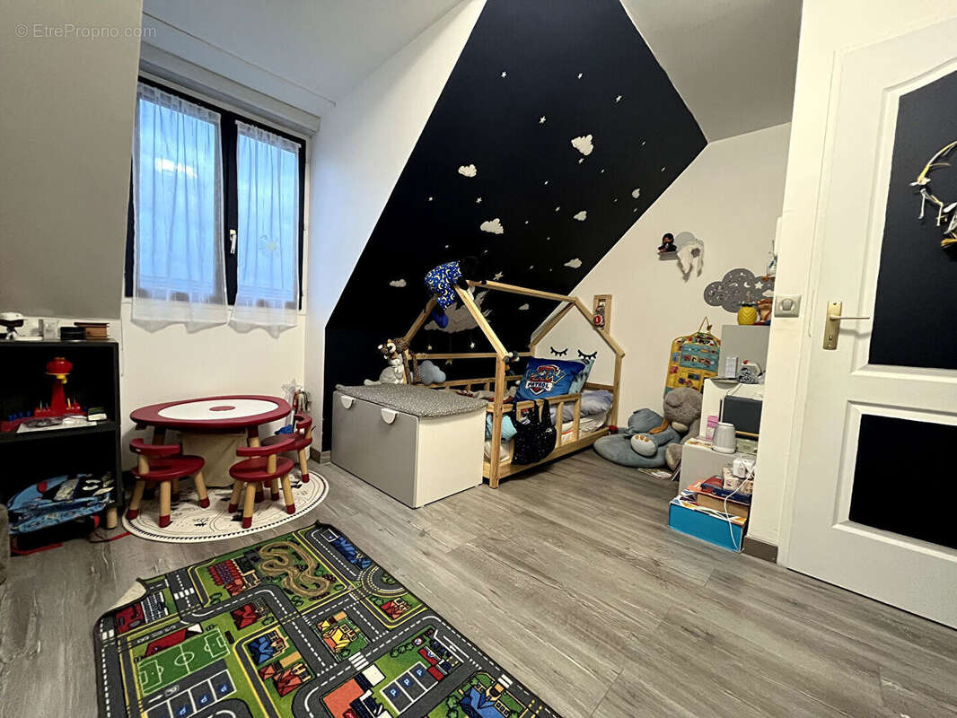 Maison à LA VILLE-DU-BOIS