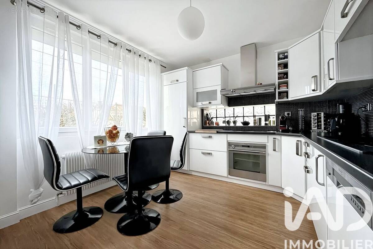 Photo 1 - Maison à CHAMPS-SUR-MARNE
