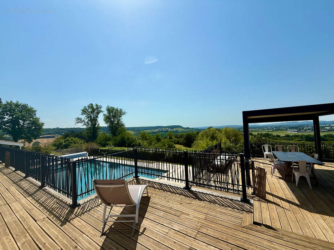 Maison Pujols 200m2 AVEC PISCINE ET VUE. Vous recherchez de la vue au calme dans un des plus beaux villages de France ? Ne cherc - photo 4