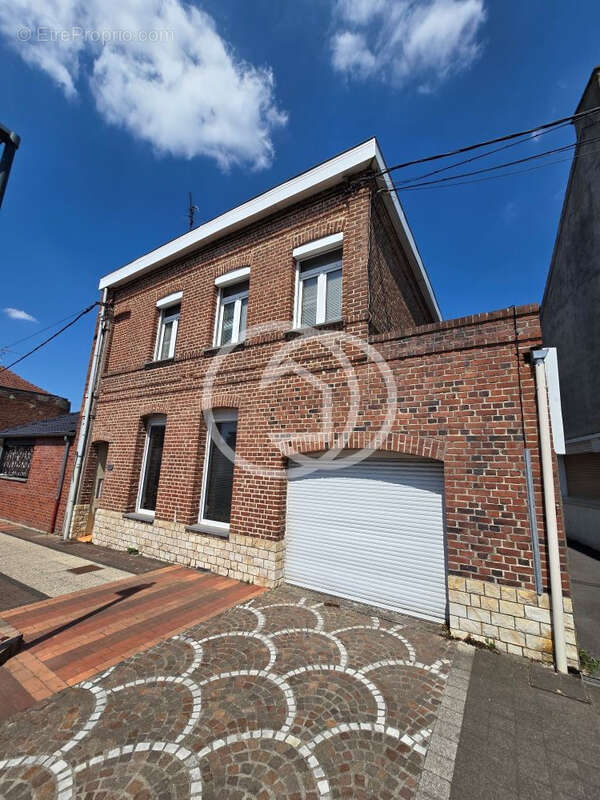 Maison individuelle de 178m2 avec dépendance de 78m2 - photo 17