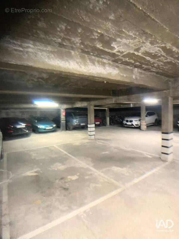 Photo 1 - Parking à ASNIERES-SUR-SEINE