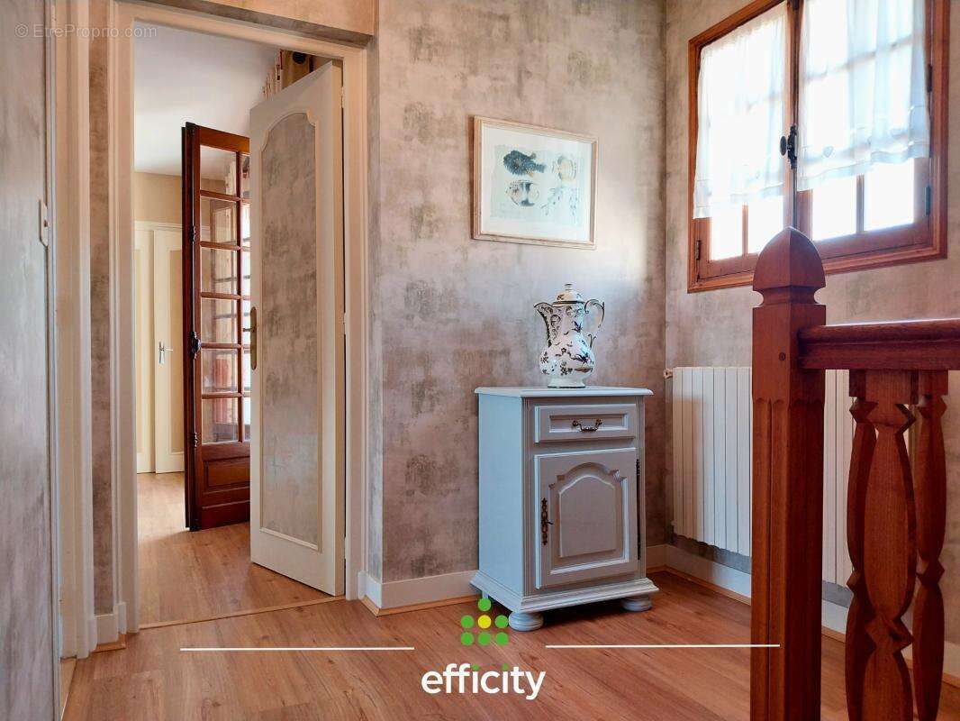 Maison 175 m² à Saint-Georges-De-Didonne  - photo 11