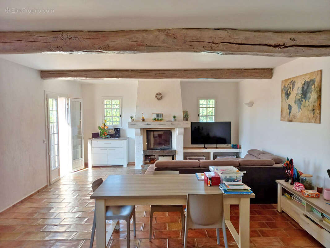 Maison à TOURRETTES-SUR-LOUP