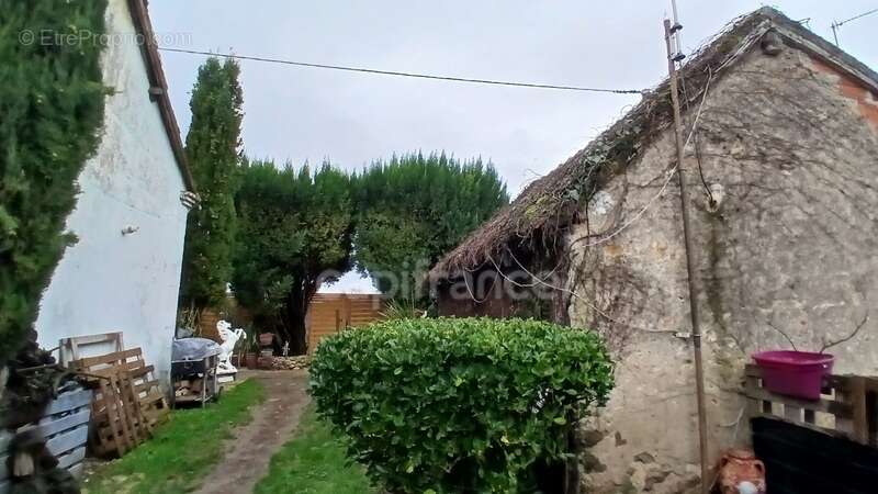 Maison de campagne à vendre 4 pièces SAINT PLAISIR (03) - photo 7
