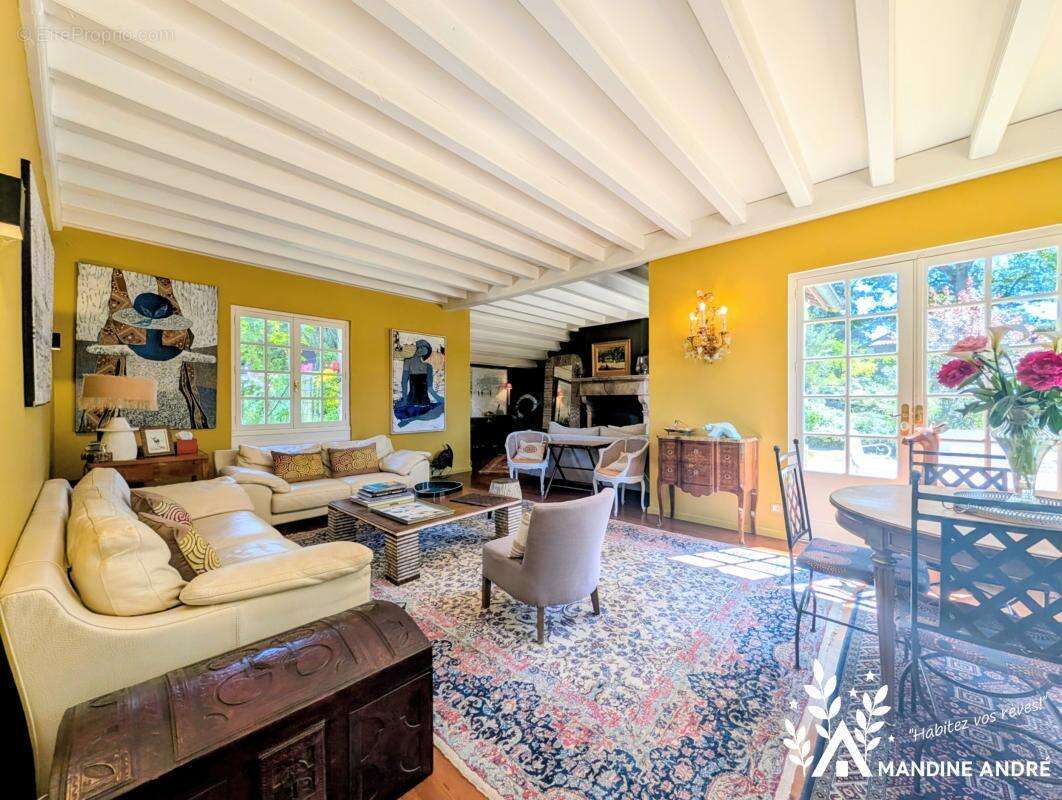 Maison 251 m² à Saint-Bernard  - photo 4