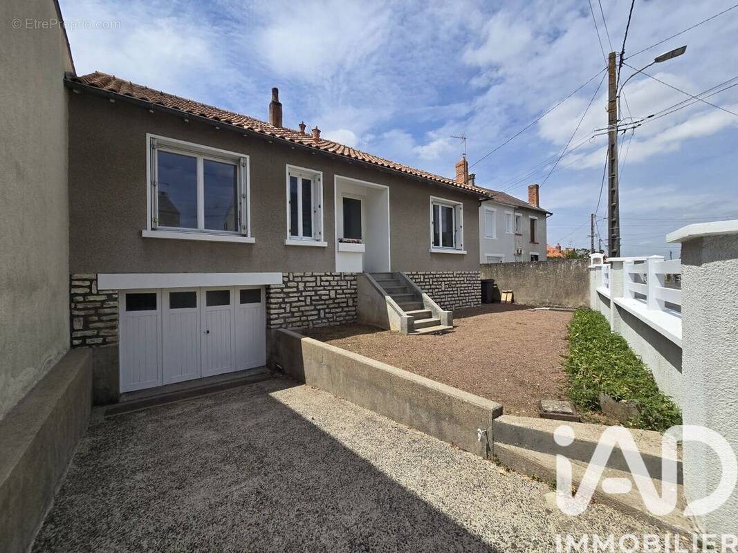 Photo 1 - Maison à THOUARS