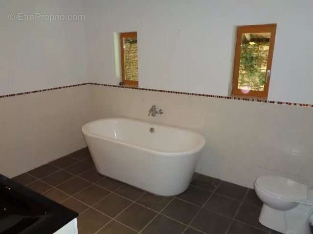 Grande maison de village de caractère avec 3 chambres et dépendances - photo 11