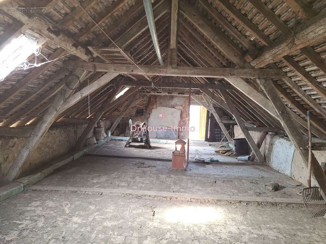 Maison à LA GUIERCHE