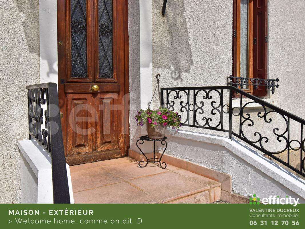 Maison à CHAZELLES-SUR-LYON