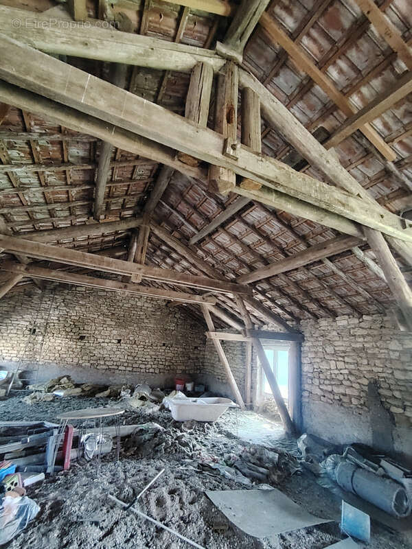 Maison à DAMPVITOUX