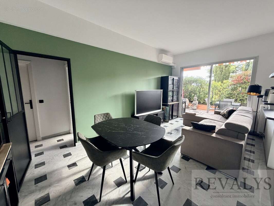 Appartement à CAP-D'AIL