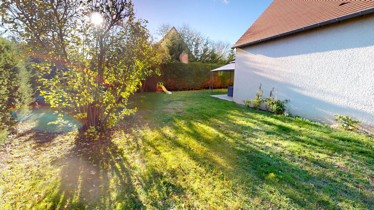 Maison à BELLENGREVILLE