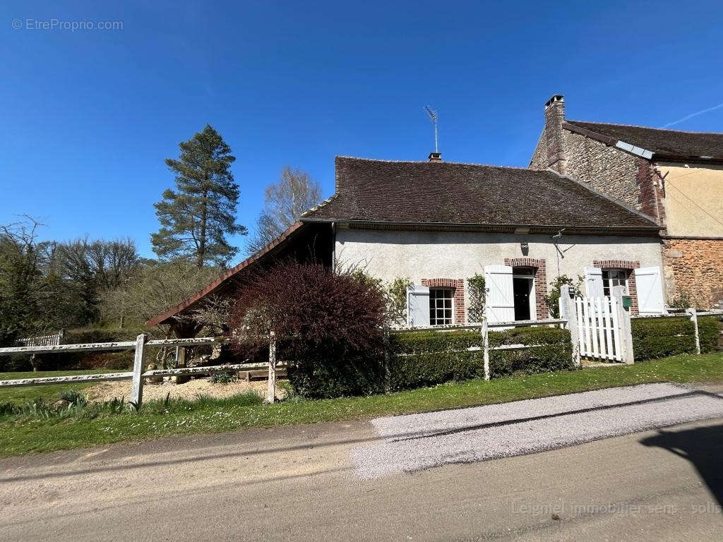 Charmante maison de campagne authentique sur son jardin de 1200 m2 et sa petite prairie - photo 2