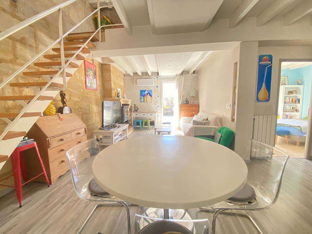 Grand appartement 2 chambres, 3 possibles, avec grande terrasse - photo 2