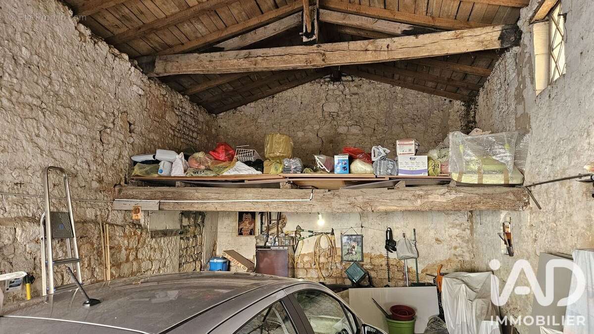 Parking 36 m² à Taillebourg  - photo 3