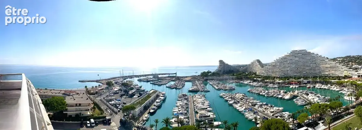 Parking à VILLENEUVE-LOUBET