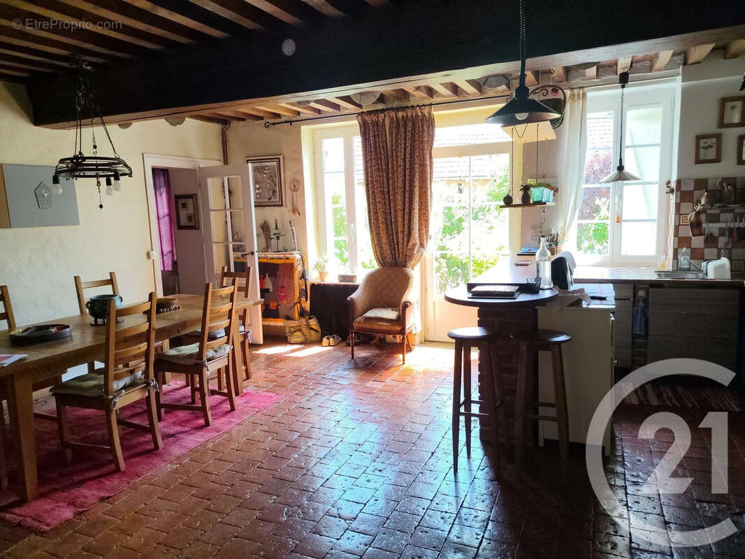 Maison à POUQUES-LORMES