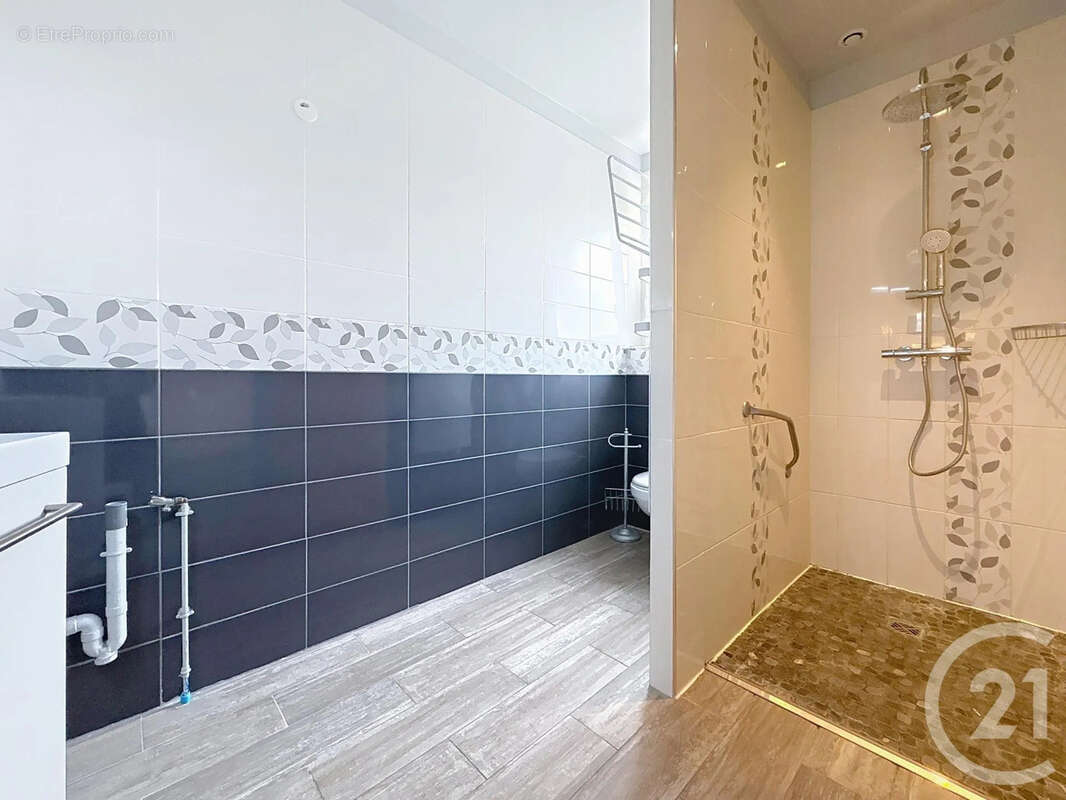 Maison à LA CHAPELLE-SAINT-LUC