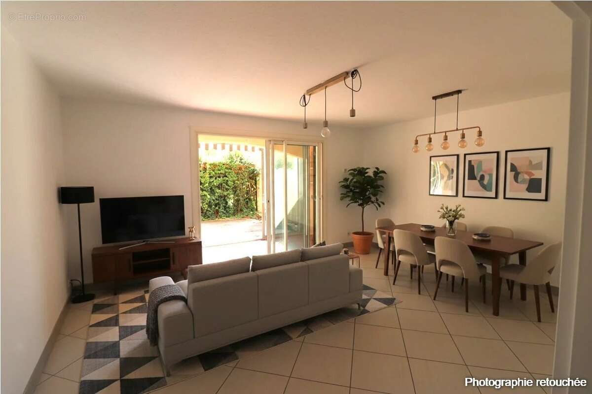 Appartement à SAINT-CYR-SUR-MER