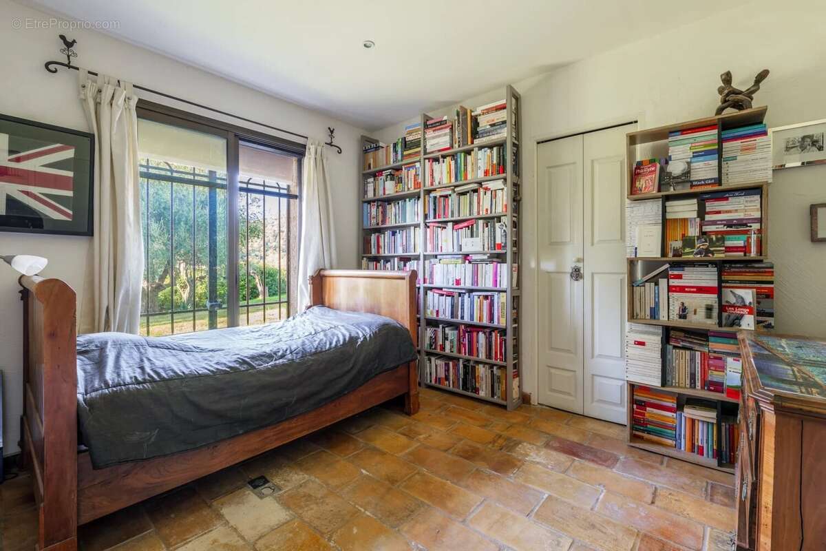 Maison à TOURRETTES-SUR-LOUP