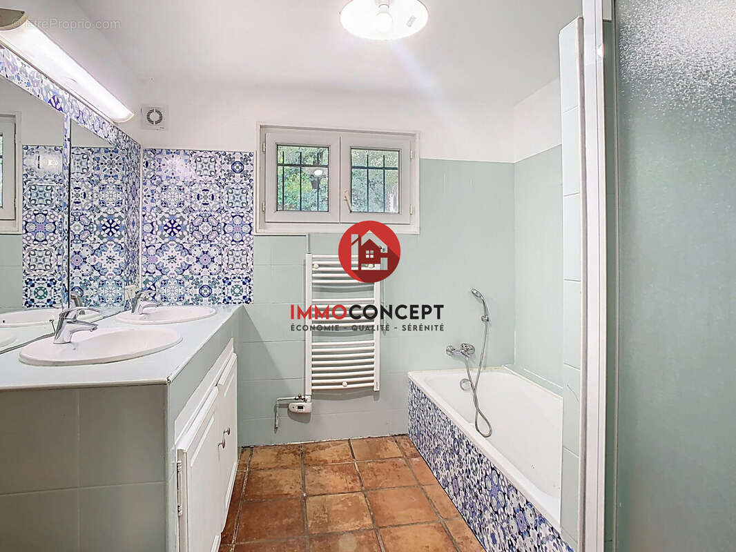 Maison à VILLENEUVE-LES-AVIGNON