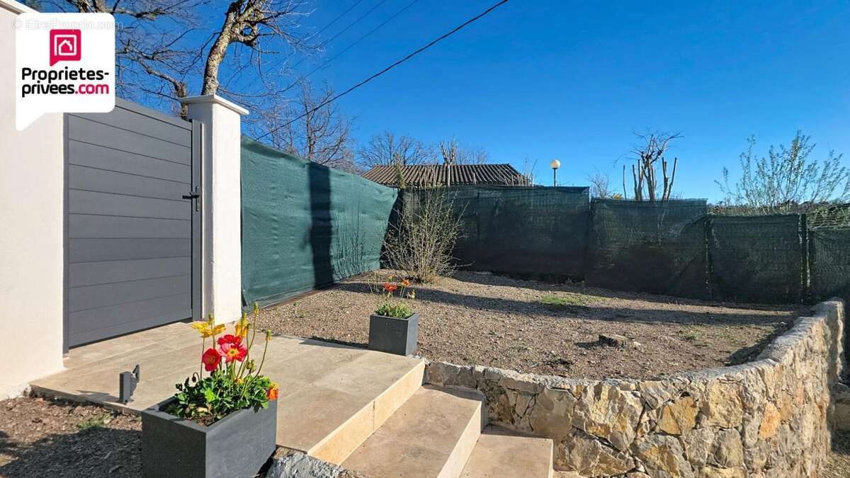 Maison à SAINT-CEZAIRE-SUR-SIAGNE