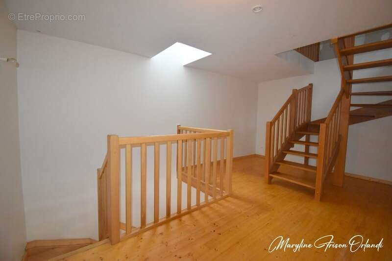 Maison à SAINT-THIBAUD-DE-COUZ