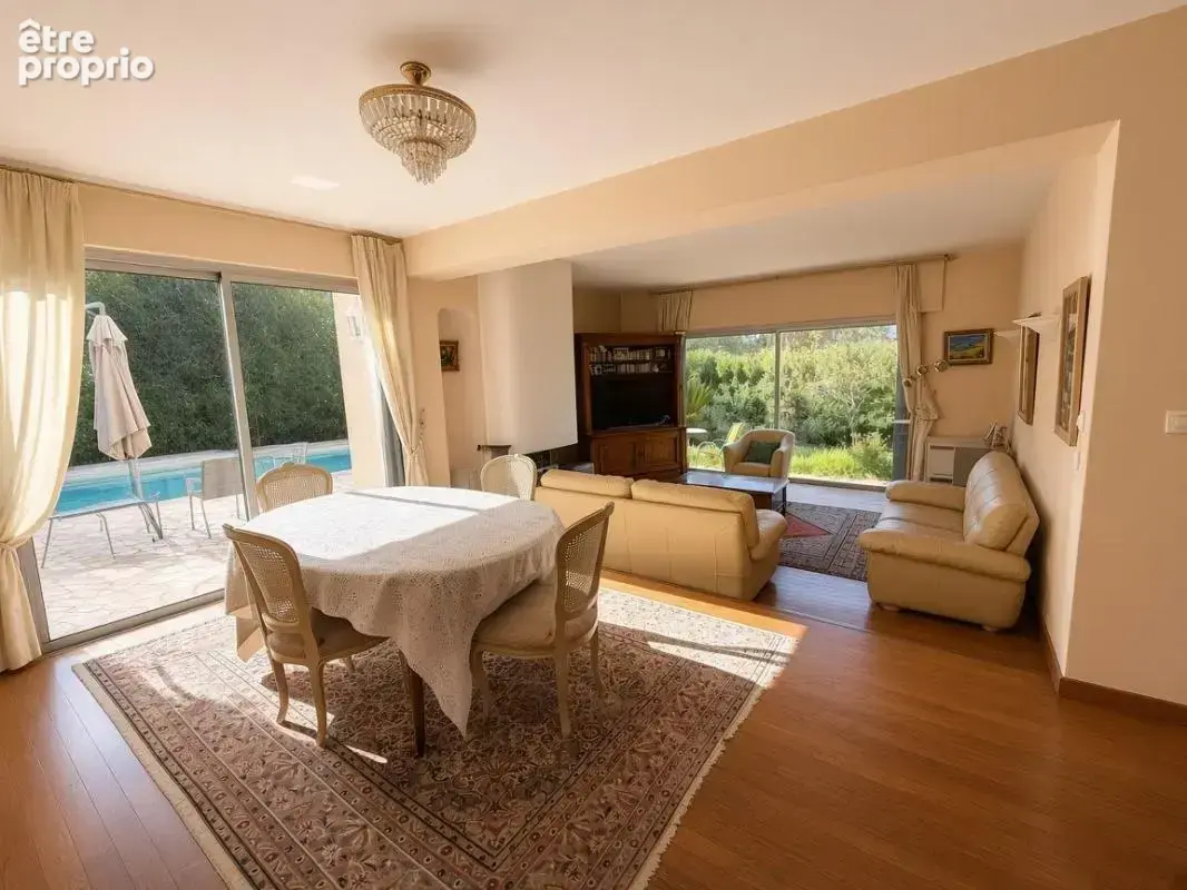 LA COLLE SUR LOUP Maison style californienne 4 chambres piscine double garage - photo 10