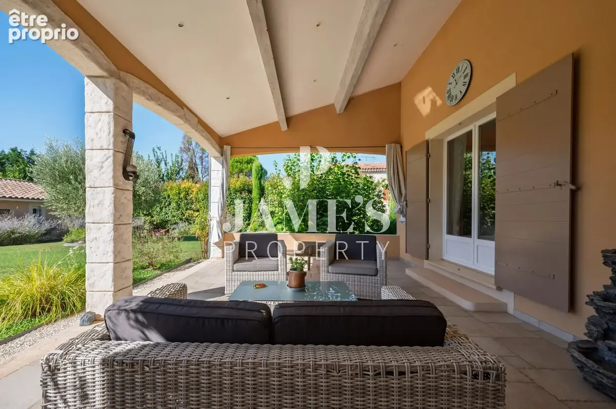 Maison 5 pièces 141 m² à vendre à Paradou (13520) - photo 8