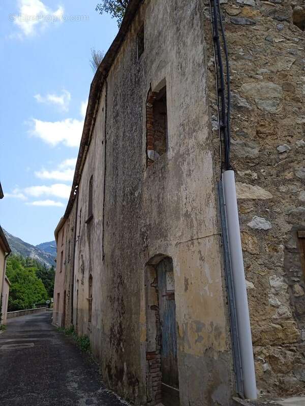 Maison à SALVEZINES