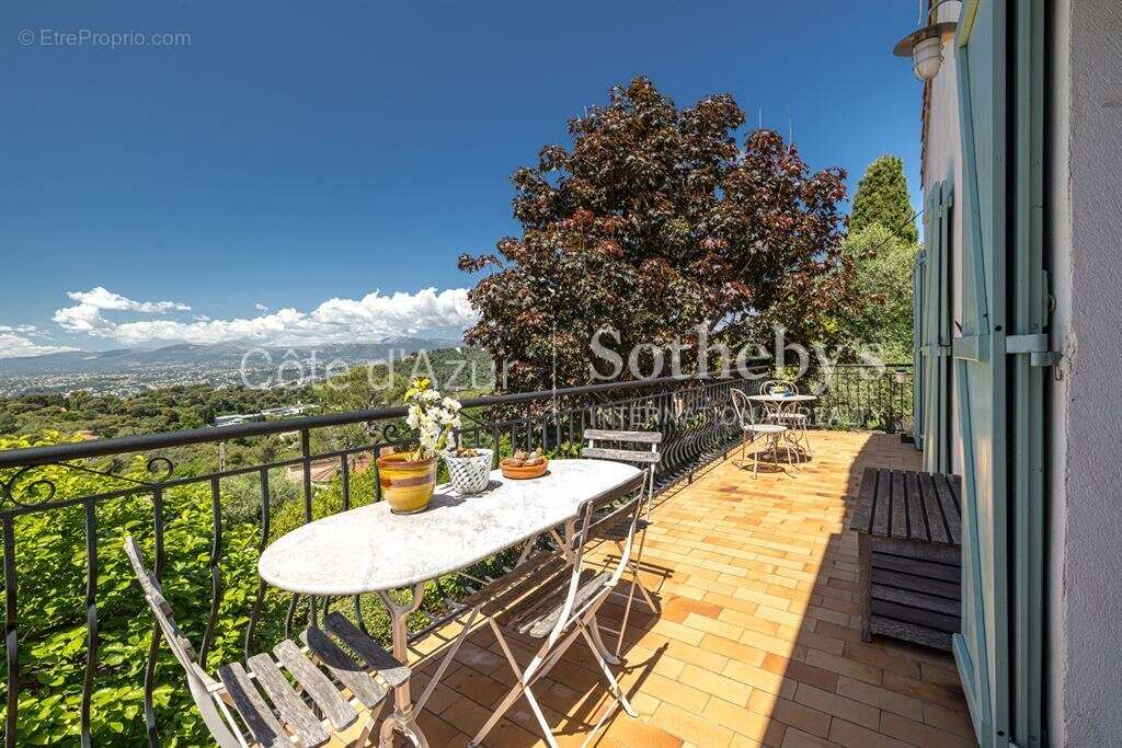 Maison provençale avec vue panoramique et piscine à Nice - photo 12