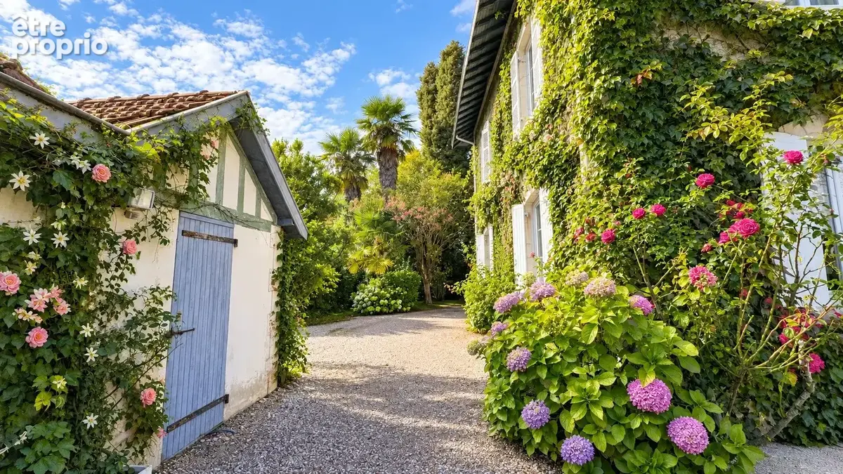 Maison de maître à vendre proche de Saint-Martin-de-Seignanx  Propriété de caractère avec piscine et dépendance - photo 3