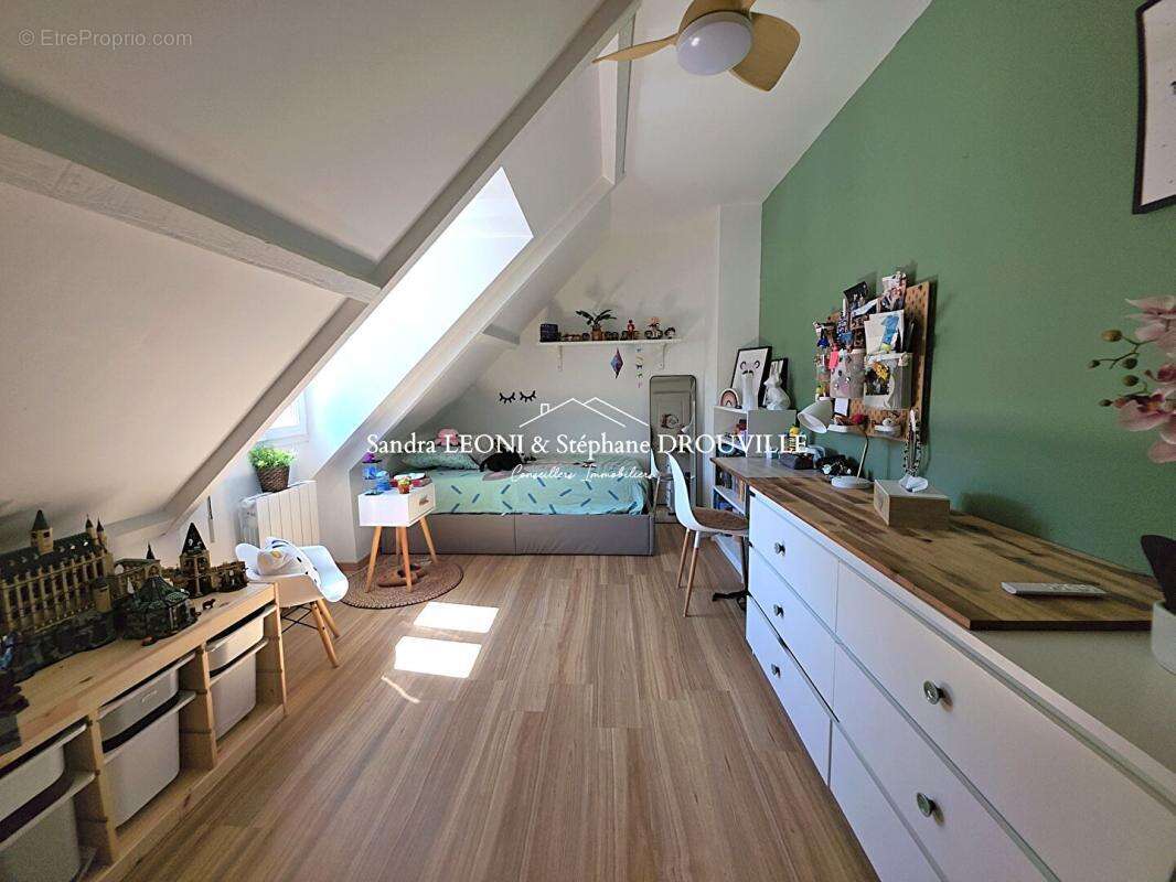 Nogent le roi tres proche ravissante maison de 103 m², 3 chambres - photo 9
